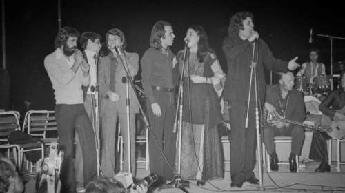 Μίκης Θεοδωράκης: Οι δύο ιστορικές συναυλίες μετά την πτώση της χούντας στο Καραϊσκάκη [εικόνες - βίντεο]