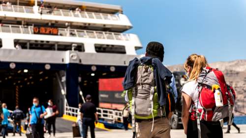 Green Pass: Πώς θα γίνεται η μετακίνηση στα νησιά για εμβολιασμένους και ανεμβολίαστους από τη Δευτέρα