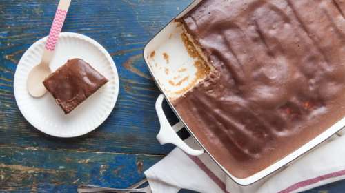 Συνταγή της Αργυρώς Μπαρμπαρίγου: Πανεύκολο και γρήγορο γλυκό ψυγείου με μπισκότα