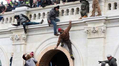 Εισβολή στο Καπιτώλιο - Ρεπουπλικάνοι στρέφονται κατά του Τραμπ: &quot;Η απόλυτη μπανανία&quot;