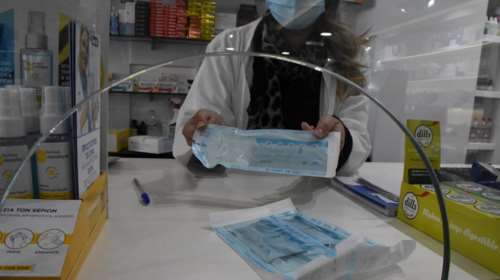 Εκβιάζουν οι φαρμακοποιοί: Τέλος από σήμερα τα δωρεάν self test από τα φαρμακεία της Θεσσαλονίκης