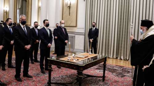 Live η ορκωμοσία της κυβέρνησης: Σε τρία γκρουπ και με rapid test