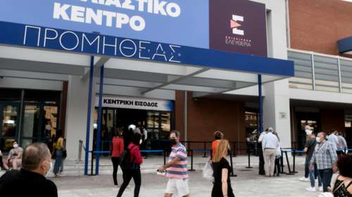 Μετάλλαξη Δέλτα - Μάχη να πεισθούν οι ανεμβολίαστοι: Γιατί ο Μητσοτάκης &quot;επιστρατεύει&quot; δημάρχους και εκκλησία