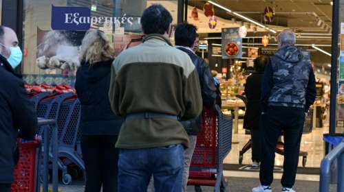 Πέτσας: Δεν θα είναι υποχρεωτικές οι μάσκες στα σούπερ μάρκετ για τους πελάτες