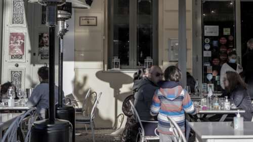 Προς παράταση τα μέτρα - Συνεδριάζουν σήμερα οι ειδικοί - Προβληματισμός για τη μουσική και τα γήπεδα