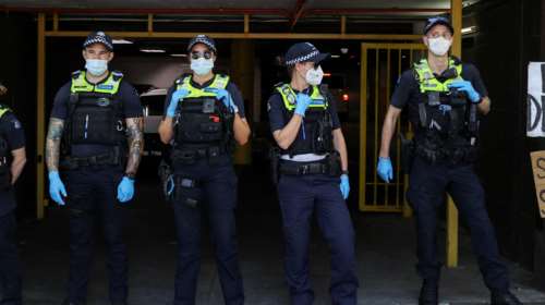 Θρίλερ με τον Τζόκοβιτς στην Αυστραλία: Πληροφορίες ότι είναι &quot;υπό κράτηση&quot;, το διαψεύδουν οι Αυστραλοί