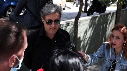 Μίκης Θεοδωράκης: Γιατί έγραψε πέντε διαθήκες - Με εξέταση DNA ο Νίκος Κουρής θέλει να αποδείξει ότι είναι γιος του