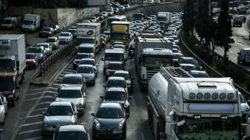 Δυο τροχαία στον Κηφισό με έναν τραυματία: Μποτιλιάρισμα τεσσάρων χιλιομέτρων