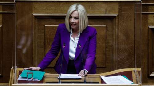 Γεννηματά: Καταστροφική η πολιτική της κυβέρνησης για lockdown ακορντεόν - Εκτός ελέγχου η πανδημία