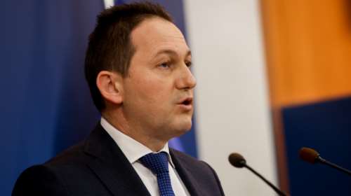 Πέτσας για επεισόδια στη Νέα Σμύρνη: Ο ΣΥΡΙΖΑ προσπαθεί να δημιουργήσει κοινωνική αναταραχή