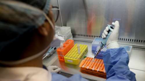 Κορονοϊός - ΕΚΠΑ: Αυτοί πρέπει να κάνουν πρώτοι το εμβόλιο