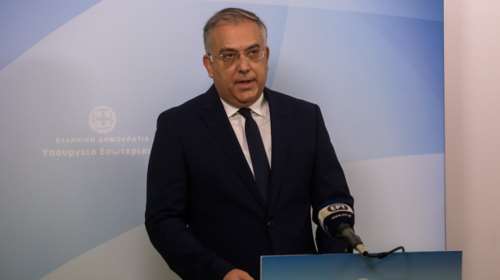 Ο Τάκης Θεοδωρικάκος στα εγκαίνια του ιστορικού κτιρίου της Εθνικής Αντίστασης στην Καλλιθέα