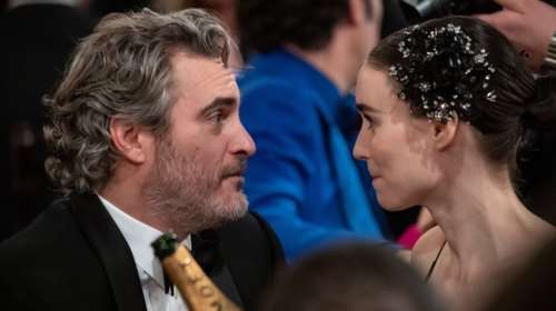 Χοακίν Φίνιξ - Ρούνι Μάρα: Έγιναν γονείς - Η τραγική ιστορία πίσω από το όνομα του νεογέννητου