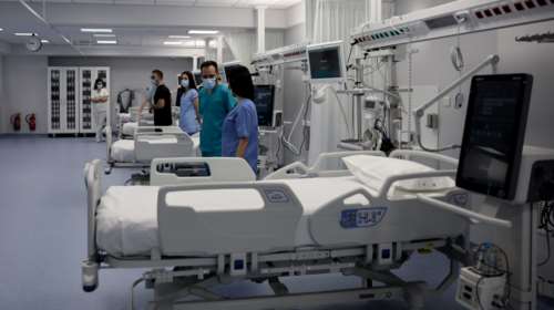 Στο &quot;κόκκινο&quot; το σύστημα Υγείας στην Αττική - Μόλις 38 οι κενές ΜΕΘ