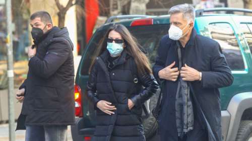 Στην αντεπίθεση η 24χρονη Γεωργία Μπίκα κατά της αστυνομίας - Τι λέει το φαρμακείο για τους ουροσυλλέκτες [βίντεο]