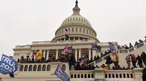 Καπιτώλιο: Αξιωματούχοι του Λευκού Οίκου υποβάλλουν τις παραιτήσεις τους μετά τα επεισόδια