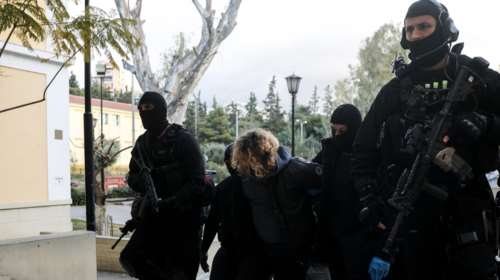 Νέα Σμύρνη: Αλλάζει την κατάθεσή του ο κουνιάδος του &quot;Ινδιάνου&quot; - &quot;Δεν ξέρω αν έριξε τον αστυνομικό&quot;