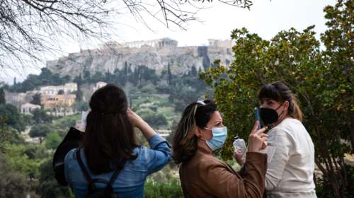Κορονοϊός: Είναι απαραίτητες οι μάσκες στους εξωτερικούς χώρους; - Οι ειδικοί αναρωτιούνται