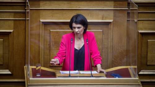 Η Ελευθεριάδου του ΣΥΡΙΖΑ μιλά για "πολιτικούς κρατούμενους" στην Ελλάδα - ΝΔ: Τον Κουφοντίνα εννοεί;
