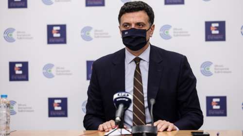 Κικίλιας: Με τους εμβολιασμούς αρχίσαμε να βλέπουμε φως στην άκρη του τούνελ