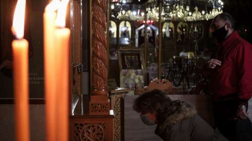 Κορονο-αντάρτικο και από τον Μητροπολίτη Κυθήρων: Θα λειτουργήσουμε τους ναούς και ας έρθουν να μας πιάσουν