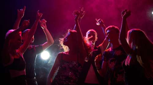 Μύκονος: Ξέφρενο ξεφάντωμα στις βίλες - Το VIP πάρτι της χλιδής με 1.299 ευρώ είσοδο [βίντεο]