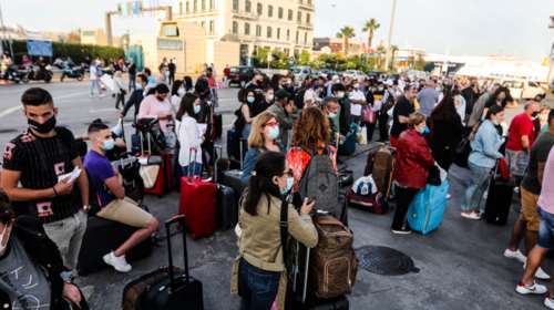 Μεγάλες ουρές και ένταση στο λιμάνι του Πειραιά: Σταμάτησε την παράνομη απεργία η ΠΕΝΕΝ, αναχωρούν τα πλοία