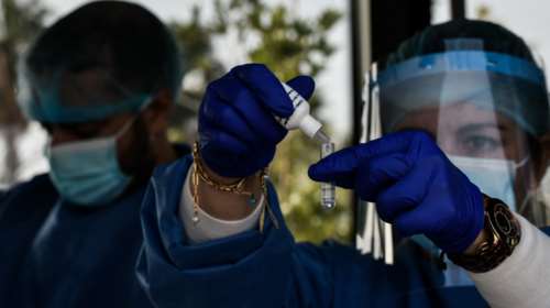 Καθηγητής Ατσαλάκης: Η μετάλλαξη Ομικρον εξαπλώνεται με τετραπλάσια ταχύτητα από τη Δέλτα