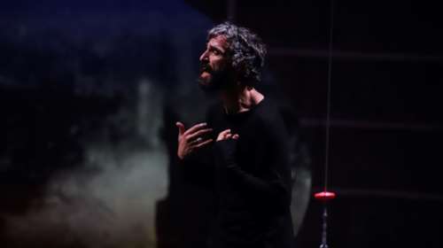 Ο Ρινόκερος, του Ευγένιου Ιονέσκο ξανά στο Θέατρο Κιβωτός - Με τον Αρη Σερβετάλη