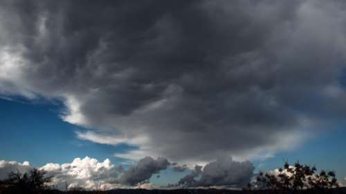 Συνεχίζεται ο άστατος καιρός - Πού θα σημειωθούν βροχές και χιονοπτώσεις