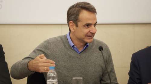 Σπάνια φωτογραφία: Ο Κυριάκος Μητσοτάκης στα πρώτα του γενέθλια - Σβήνει το κεράκι της τούρτας του