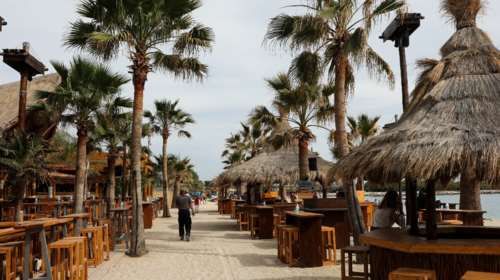 Ανοίγουν το Σάββατο οι οργανωμένες παραλίες - Από 15 Μαΐου οι υπερτοπικές μετακινήσεις