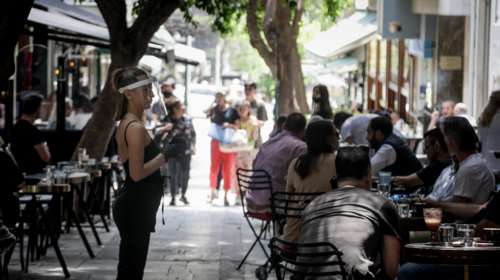 Παπαθανάσης: Τι θα ισχύει για τη χρήση μάσκας όταν θα πηγαίνουμε στα εστιατόρια