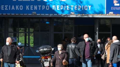 Τα επόμενα βήματα για τους εμβολιασμούς και το σενάριο της τέταρτης δόσης - Τι εξετάζει η Επιτροπή