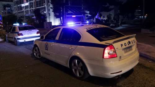 Τρόμος στην Πάτρα: Άνδρας κυκλοφορεί με μαχαίρι στο δρόμο - Συναγερμός στην ΕΛΑΣ