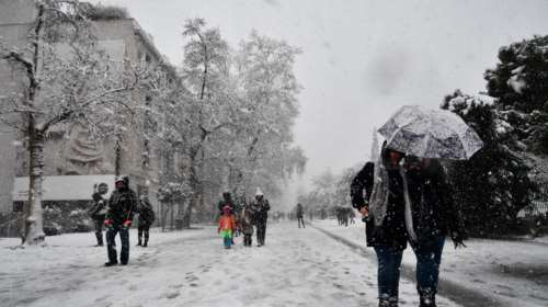 Κακοκαιρία &quot;Ελπίς&quot;: Γενική αργία σήμερα σε Δημόσιο και ιδιωτικό τομέα - Ποια καταστήματα θα λειτουργούν