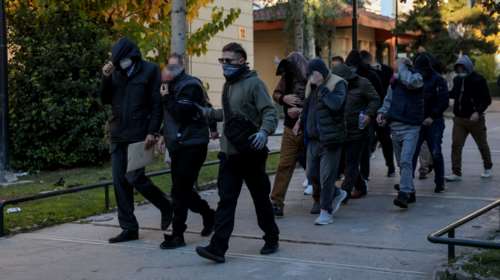 Φάμπρικα ελληνοποιήσεων: Με 3 ανώνυμες επιστολές το βαθύ λαρύγγι &quot;Γιώργος Παπαδόπουλος&quot; αποκάλυψε το κύκλωμα των αστυνομικών