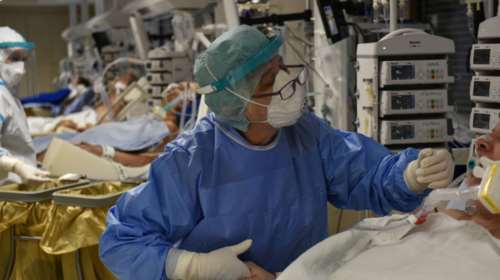 Κορονοϊός - Ρεκόρ διασωληνωμένων στην Ελλάδα: "Γονατίζει" το ΕΣΥ - Κάθε 20 λεπτά μια εισαγωγή