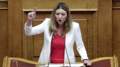 Ο ΣΥΡΙΖΑ φωνάζει για νέα &quot;λίστα Πέτσα&quot;: Ανήμερα της 28ης Οκτωβρίου δίνουν 2 εκατ. ευρώ στα ΜΜΕ