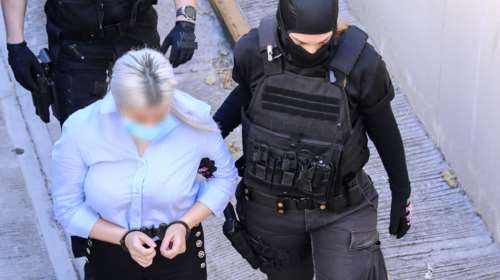 Δίκη για επίθεση με βιτριόλι - Προκλητική και αμετανόητη η Κακαράντζουλα: &quot;Εσύ ξέρεις γιατί σου έριξα το βιτριόλι&quot;