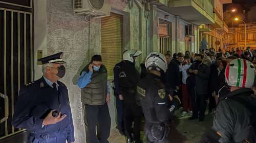 Πάτρα: Αποχώρησε το οργισμένο πλήθος από το σπίτι της Πισπιρίγκου - Εφυγαν οι συγγενείς