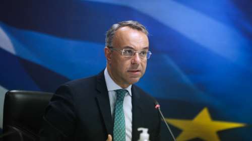 Παράθυρο Σταϊκούρα για νέα μέτρα στήριξης: Θα είμαστε δίπλα στην κοινωνία για όσο χρειαστεί