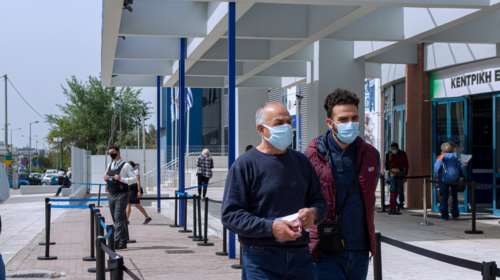 Σπάνε ρεκόρ οι εμβολιασμοί στην Ελλάδα: Πάνω από 100.000 τα ραντεβού σε μια ημέρα - Στη μάχη και το Johnson