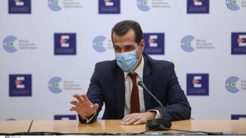 Πλεύρης: Αναμένουμε την εισήγηση για την τρίτη δόση εμβολίου στον γενικό πληθυσμό - Eιδικό σχέδιο για νοσηλεία παιδιών