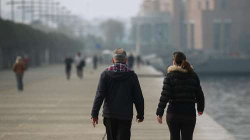 Συνεχίζεται και σήμερα η κακοκαιρία με βροχές, σκόνη και πτώση της θερμοκρασίας - Πότε βελτιώνεται ο καιρός