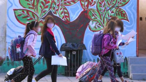 Τα χυδαία SMS του 48χρονου δασκάλου στις 9χρονες μαθήτριες: "Θες να γευτείς τα χειλάκια μου;"