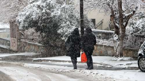 Χιόνια στην Αττική: Ποιοι δρόμοι είναι κλειστοί