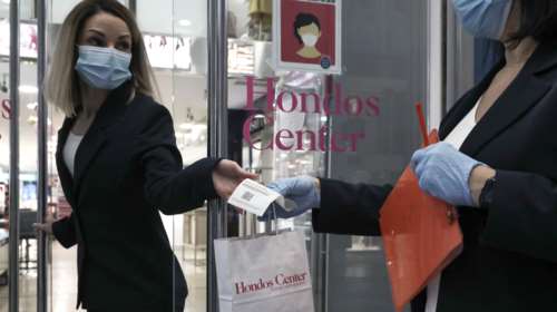 Παπαθανάσης: Το click away είναι προτεραιότητα, όχι τα κομμωτήρια