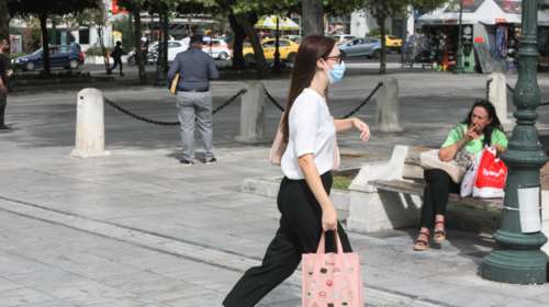 Κορονοϊός: Κίνδυνος για 2.000 κρούσματα την ημέρα στην Ελλάδα αν δεν ληφθούν μέτρα