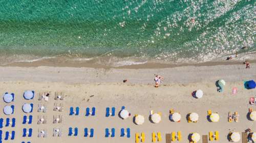 Καύσωνας: Σε ποιες περιοχές θα φτάσει η θερμοκρασία ως 44 βαθμούς - Αποπνικτική ατμόσφαιρα λόγω σκόνης